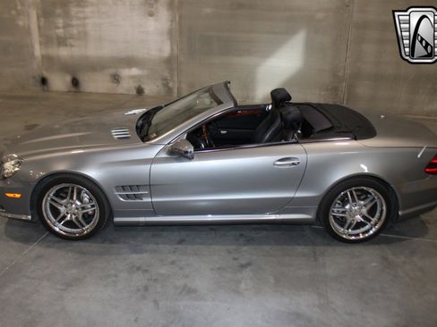 Used 2011 Mercedes-Benz SL 550 image 10
