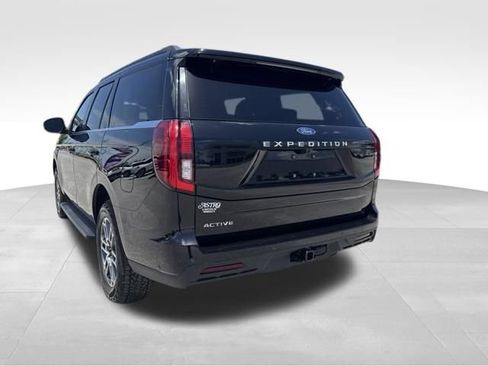 Used 2025 Ford Expedition Active AWD/4WD image 4