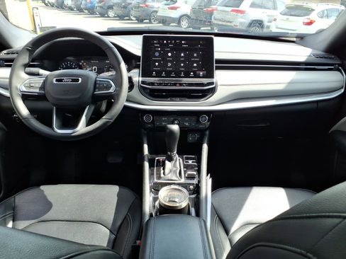 Used 2025 Jeep Compass Limited AWD/4WD image 7