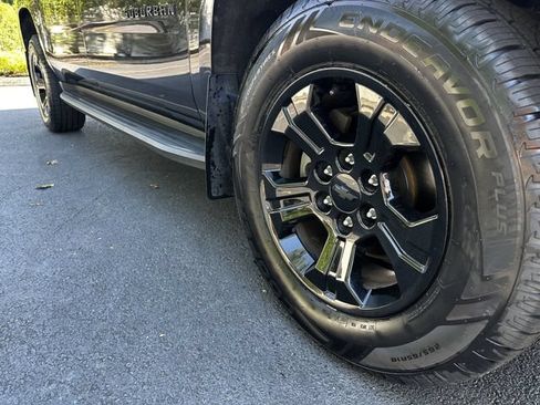 Used 2019 Chevrolet Suburban LT AWD/4WD image 11