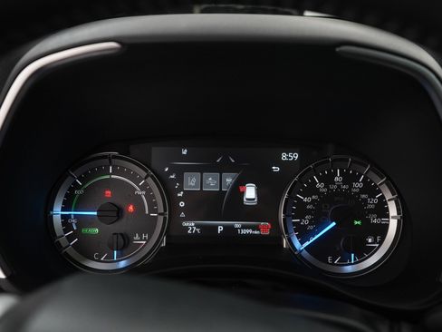 Used 2025 Toyota Highlander XLE AWD/4WD image 30