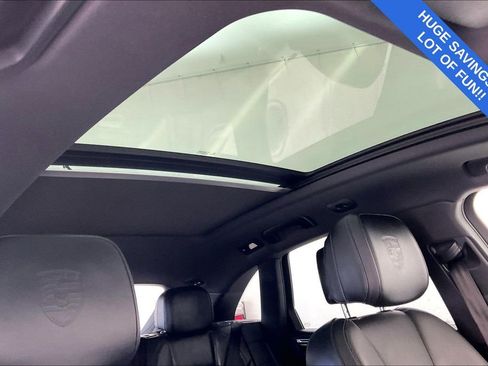 Used 2020 Porsche Macan S image 23