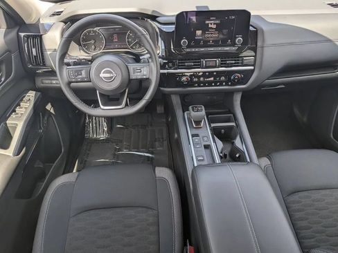 Certified 2025 Nissan Pathfinder SV w/ SV Premium Package FWD image 20