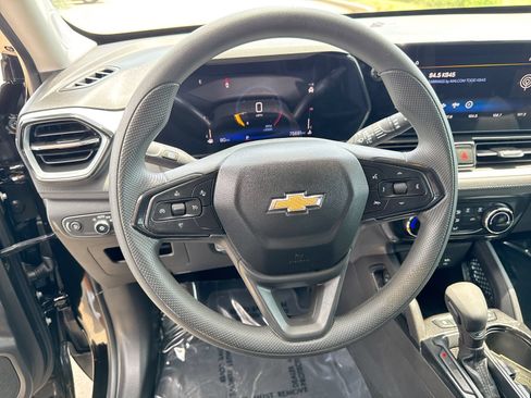 Used 2024 Chevrolet TrailBlazer LT w/ Driver Confidence Package FWD image 14