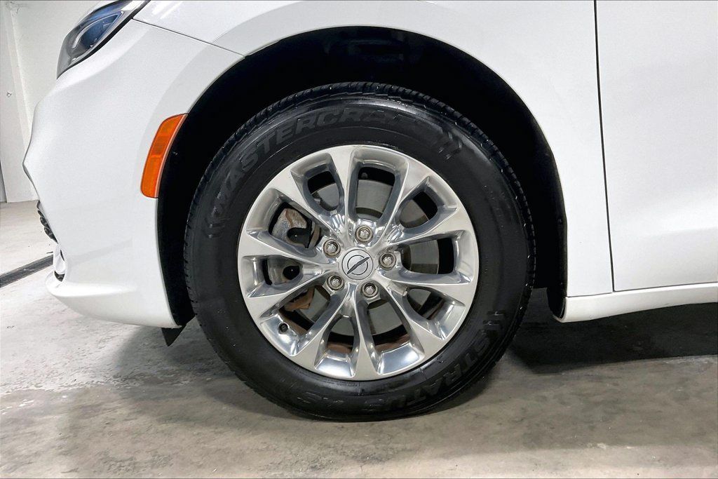 Used 2021 Chrysler Pacifica Touring-L AWD/4WD image 10