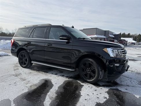 Used 2021 Ford Expedition XLT image 3