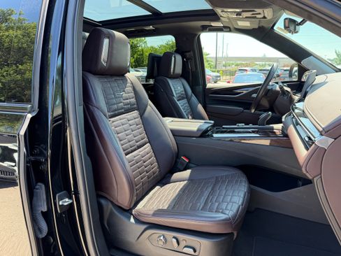 Used 2024 Cadillac Escalade Sport Platinum AWD/4WD image 10