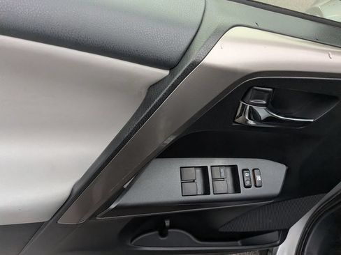 Used 2018 Toyota RAV4 XLE FWD image 29