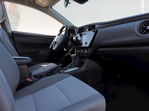 Used 2017 Toyota Corolla L image 30