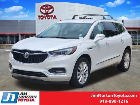 Used 2020 Buick Enclave Premium w/ Surround and Sites Package FWD image 5