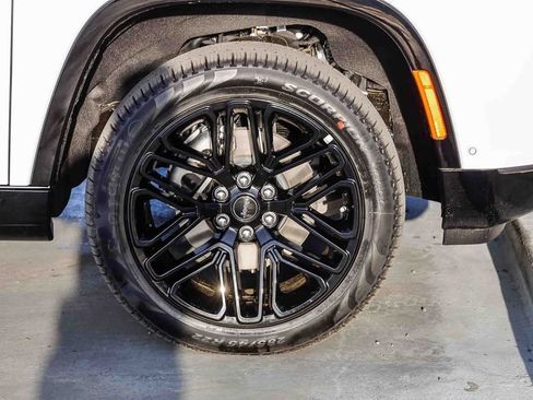 New 2026 Jeep Grand Wagoneer L Limited image 11