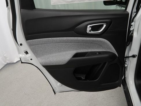 New 2026 Jeep Compass Latitude image 29