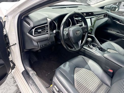Used 2019 Toyota Camry SE image 10