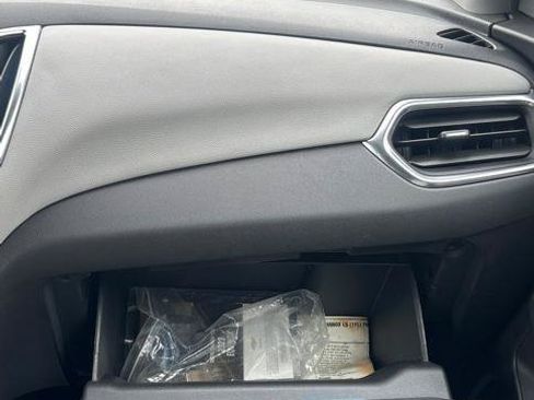 Used 2023 Chevrolet Equinox LS FWD image 23