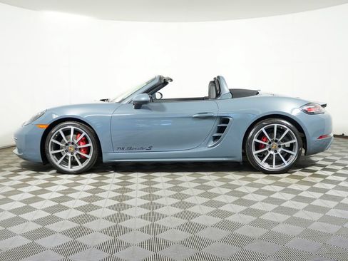 Certified 2017 Porsche 718 Boxster S RWD image 2