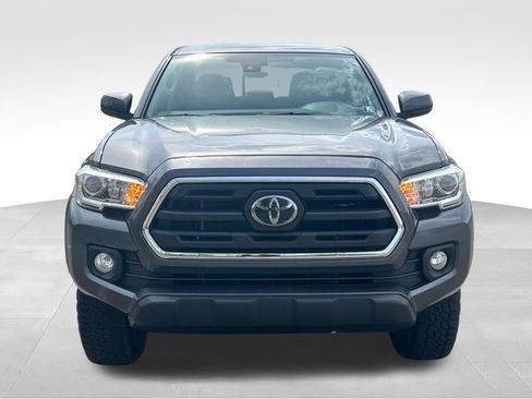 Used 2018 Toyota Tacoma SR5 image 8