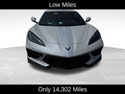 Used 2023 Chevrolet Corvette Stingray Premium Conv w/ Z51 Performance Package RWD image 2