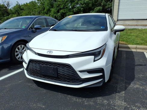 Used 2023 Toyota Corolla SE FWD image 4