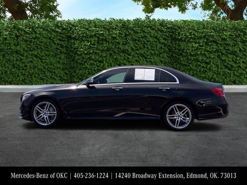Used 2018 Mercedes-Benz E 300 4MATIC image 4