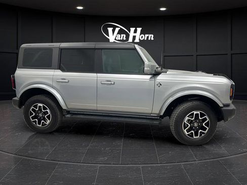 Used 2024 Ford Bronco Outer Banks AWD/4WD image 8