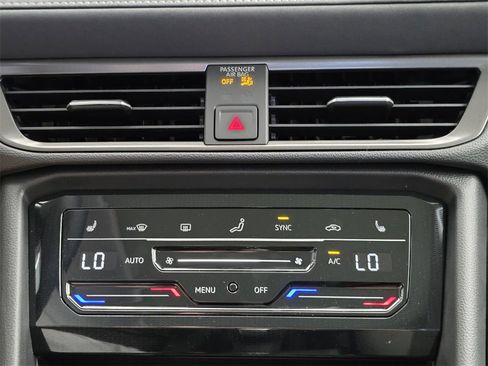 New 2025 Volkswagen Taos SE image 14