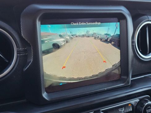 Used 2023 Jeep Wrangler Unlimited Sahara w/ Cold Weather Group image 25