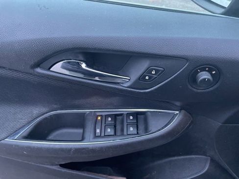 Used 2017 Chevrolet Cruze LT w/ Convenience Package image 12