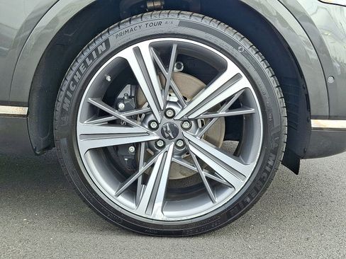 Certified 2025 Genesis GV80 3.5T e-SC image 8