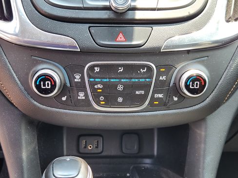 Used 2018 Chevrolet Equinox Premier FWD image 12