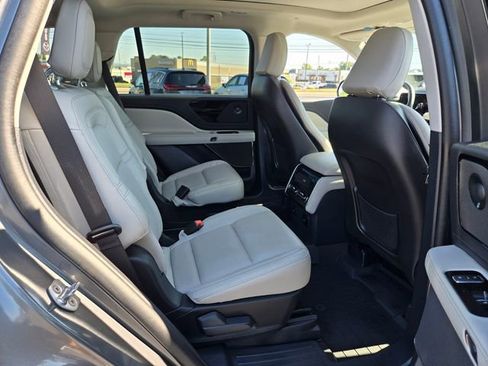 Used 2025 Lincoln Aviator Reserve w/ Illumination Package AWD/4WD image 17