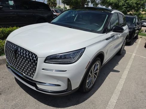 Used 2025 Lincoln Corsair FWD w/ Equipment Group 101A image 2