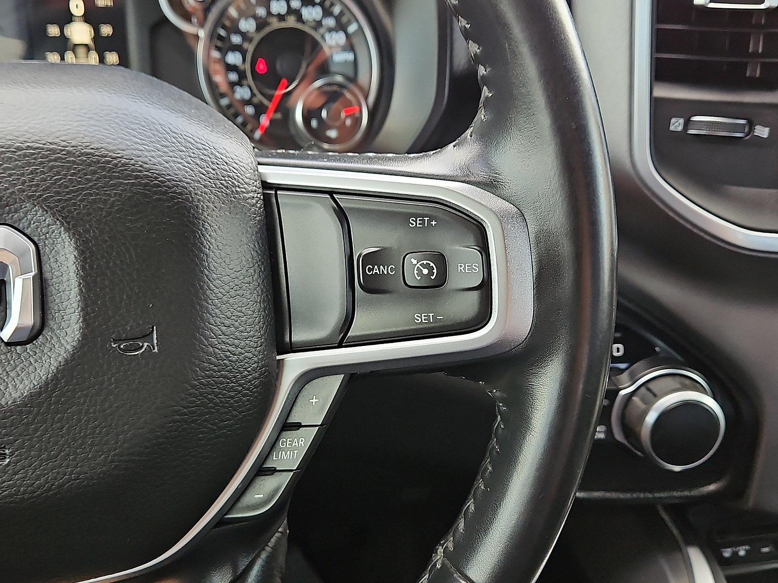 Used 2019 RAM 1500 Big Horn AWD/4WD image 16