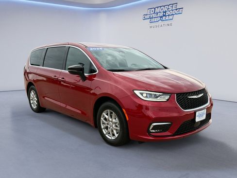 New 2025 Chrysler Pacifica Select image 7