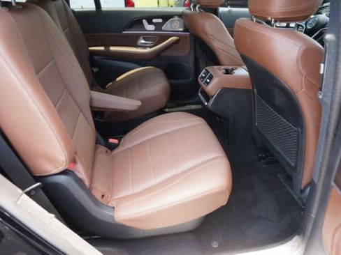 Used 2025 Mercedes-Benz GLS 450 4MATIC image 18