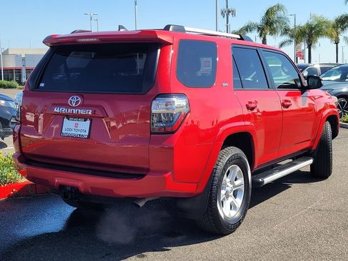 Used 2022 Toyota 4Runner SR5 Premium w/ Moonroof Package RWD image 4