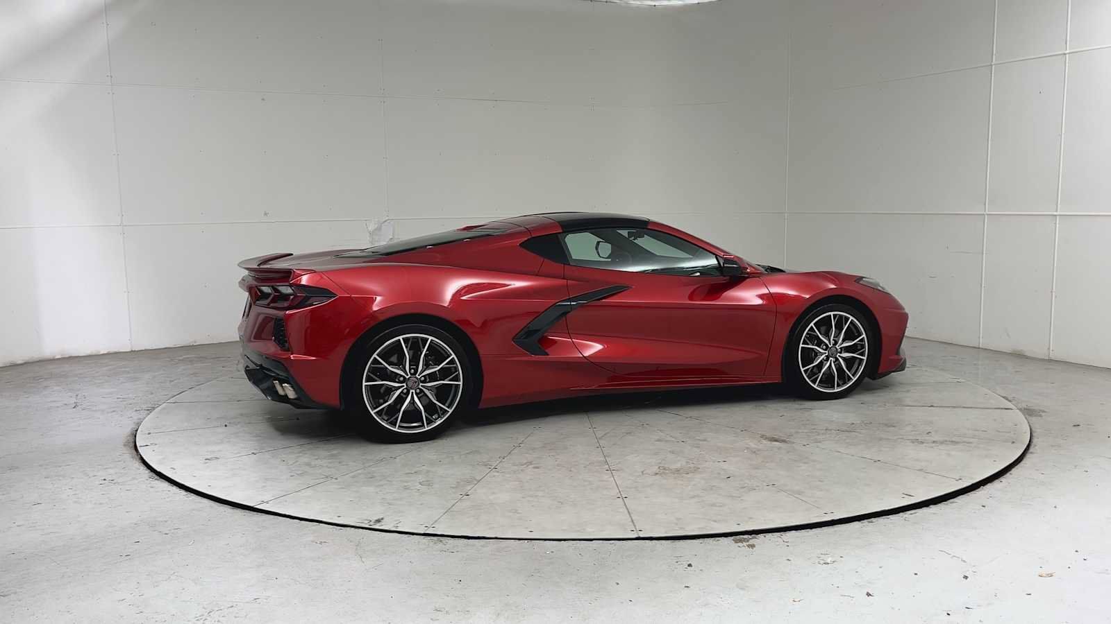 Used 2024 Chevrolet Corvette Stingray Coupe RWD image 9
