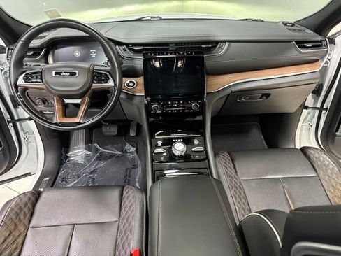 Used 2024 Jeep Grand Cherokee Summit w/ Adv Protech Group IV AWD/4WD image 3