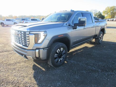 New 2026 GMC Sierra 2500 Denali w/ Denali Reserve Package image 11