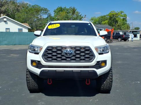 Used 2020 Toyota Tacoma TRD Off-Road image 2