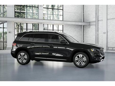 Used 2026 Mercedes-Benz GLB 250 4MATIC image 14