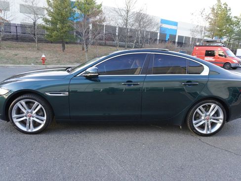 Used 2017 Jaguar XE Prestige image 4