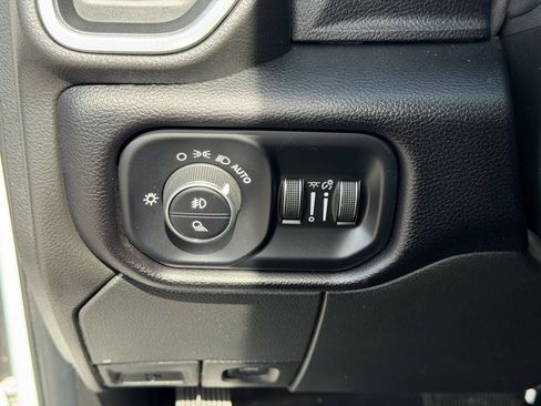 Used 2024 RAM 2500 Laramie AWD/4WD image 21