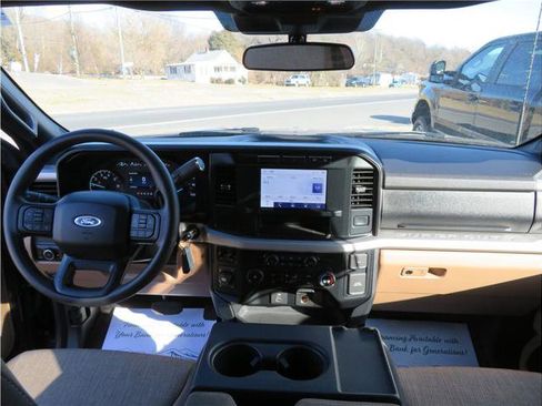 Used 2024 Ford F250 XLT image 6