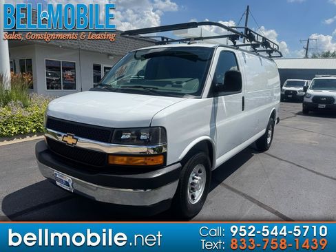 Used 2021 Chevrolet Express 3500 w/ Driver Convenience Package RWD image 1
