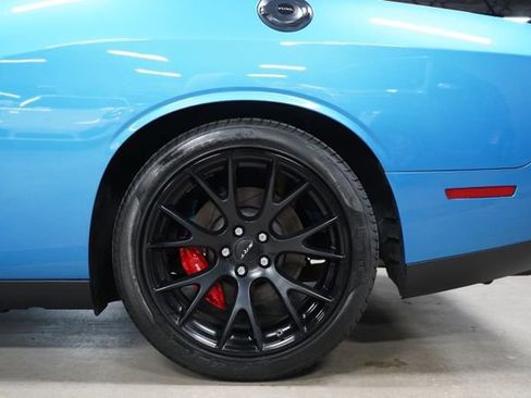 Used 2016 Dodge Challenger SRT Hellcat RWD image 30