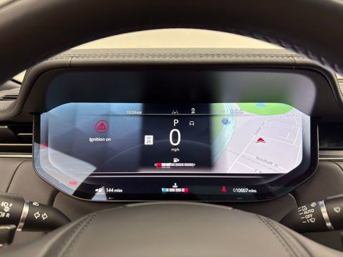 Certified 2024 Land Rover Range Rover SE image 11