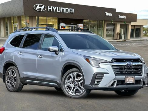 Used 2023 Subaru Ascent Touring image 2