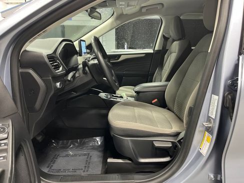 Used 2022 Ford Escape SE w/ Cold Weather Package AWD/4WD image 14