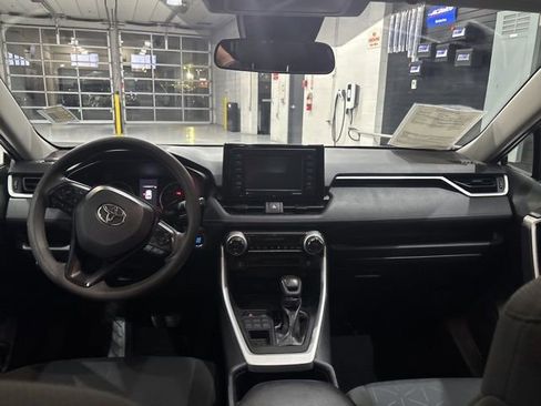 Used 2022 Toyota RAV4 XLE image 29