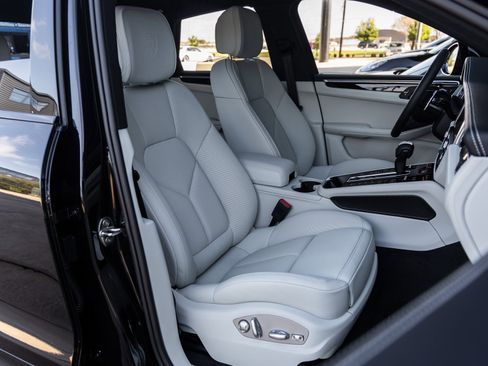 New 2026 Porsche Macan S image 42